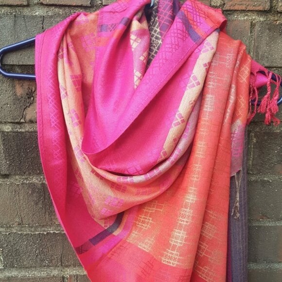 Pink Red Modern Pashmina Scarf for Women, Lightweight Festival Shawl Wrap Stole - Picture 1 of 7